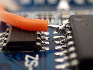 When you disconnect Vcc, the DS3231 goes into a 3uA timekeeping mode.